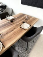 обеденный стол из спилов дерева фото