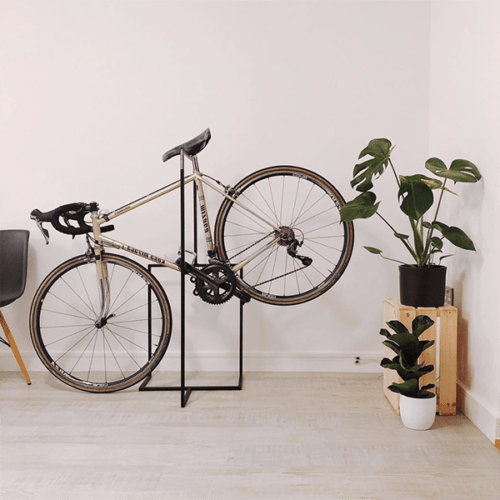 Напольная стойка для велосипеда фото в интерьере